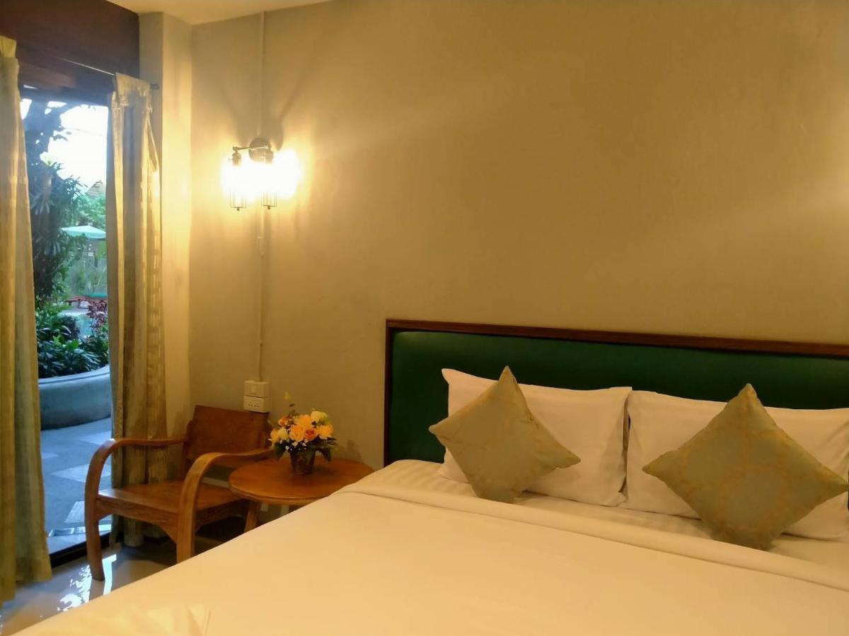 Hotel Medio De 3*
